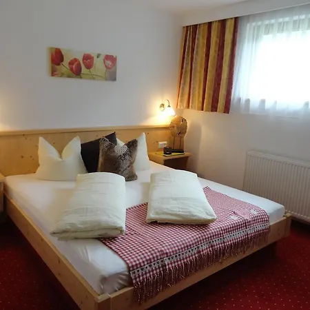 Wiesenhof Apartment Fuegen Room photo