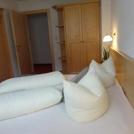 Wiesenhof Apartment Fuegen Room photo